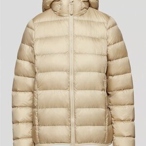 TNA Little Puff Gold Packable Jacket